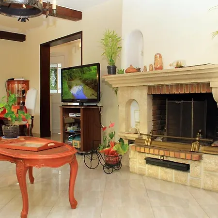 Les Termes Sleeps 6 Pool Villa *