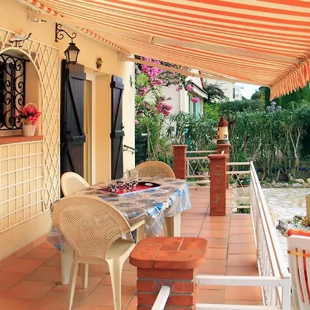 Les Termes Sleeps 6 Pool